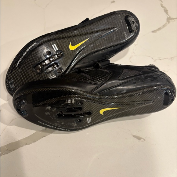 Nike Black and Silver Cycling Shoes - Picture 3 of 4